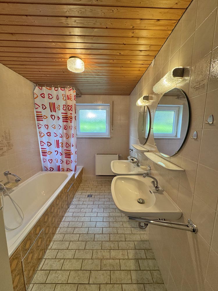 Bad-ELW-EG Einfamilienhaus Oberg�nzburg