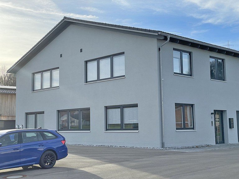 S�dostansicht G�nzach - Immenthal B�rohaus Moderne B�ror�ume im Gewerbegebiet