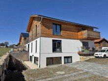 S�dostansicht Moderne B�ro- oder Behandlungsr�ume in einem Mehrfamilienhaus