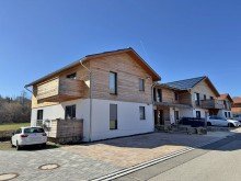 Nordostansicht Moderne B�ro- oder Behandlungsr�ume in einem Mehrfamilienhaus