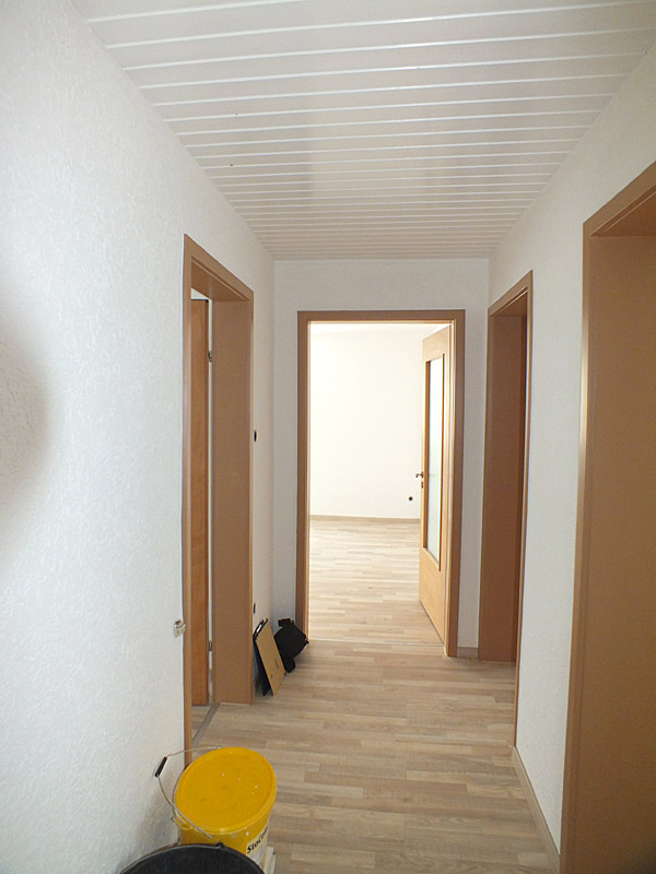 Flur Erdgeschosswohnung Oberg�nzburg