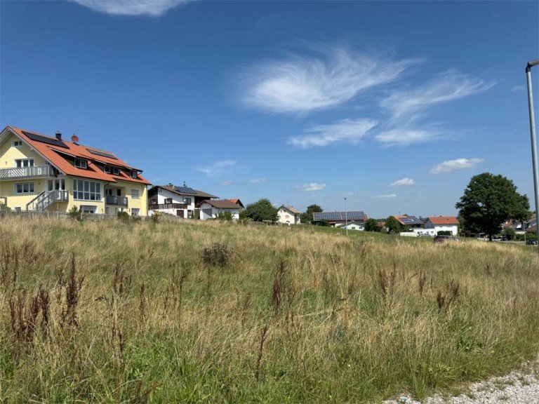 Blick Richtung Nordwesten Oberg�nzburg / Ebersbach - Ebersbach, Kreis Marktoberdorf Wohngrundst�ck Bauplatz f�r Geschosswohnungsbau! Geeignet f�r private Bauherren oder Bautr�ger